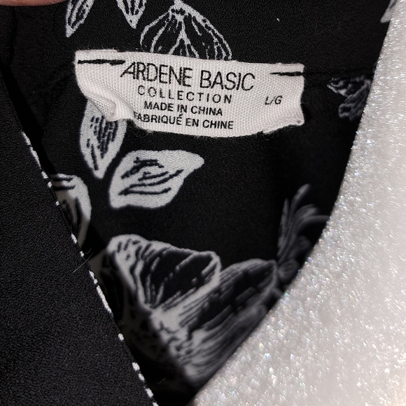 Blouse - Picture 2 of 3